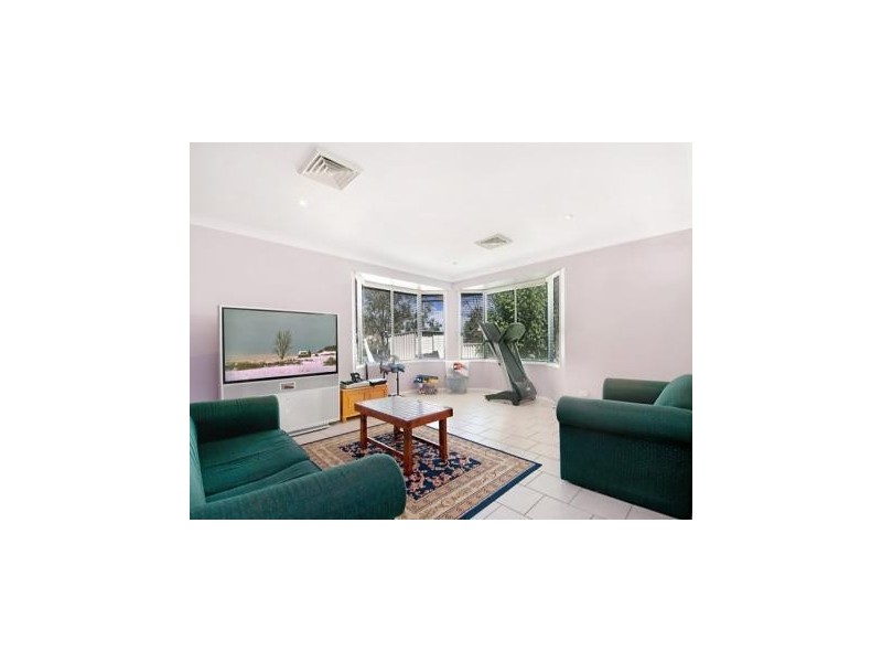 18 Camden Way, Watanobbi NSW 2259