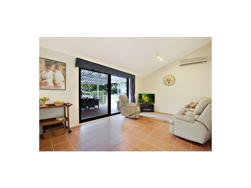 8 Corella Crescent, Narara NSW 2250