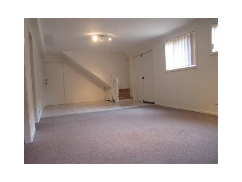 9A Adnamira, Wyoming NSW 2250