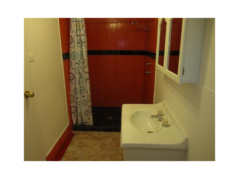 9A Adnamira, Wyoming NSW 2250