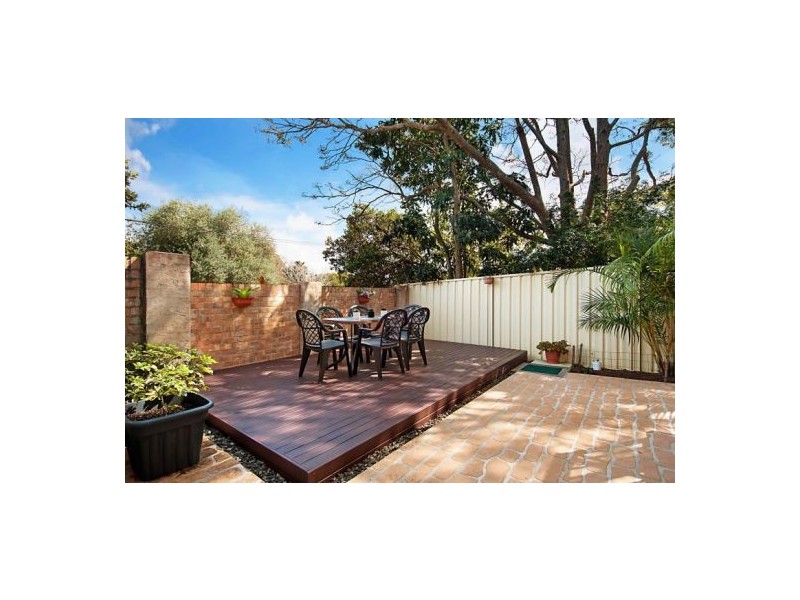 1/37 Melbourne Street, East Gosford NSW 2250