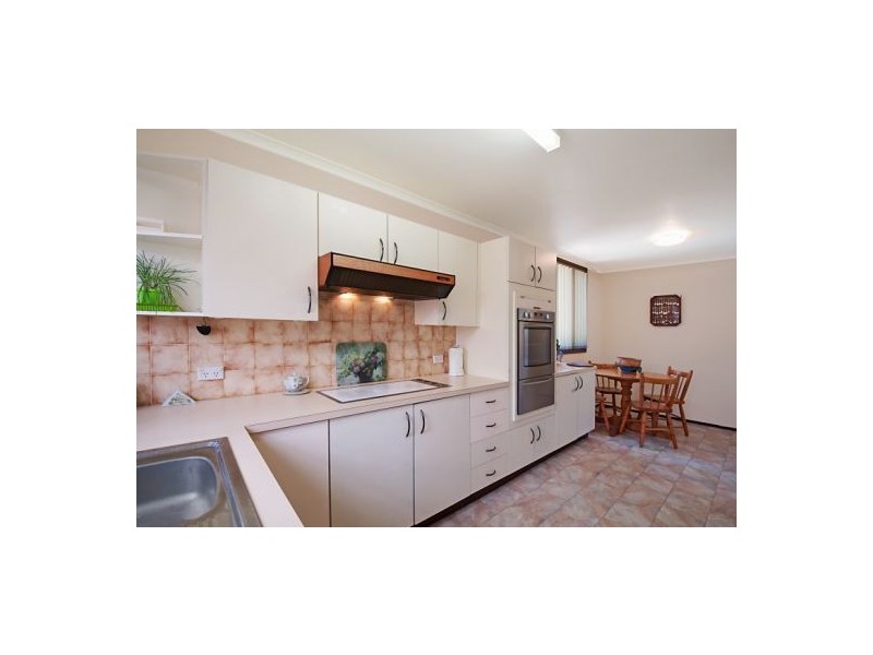 5 Calantha Drive, Wyoming NSW 2250