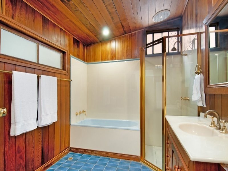 14 Laycock Street, Wyoming NSW 2250