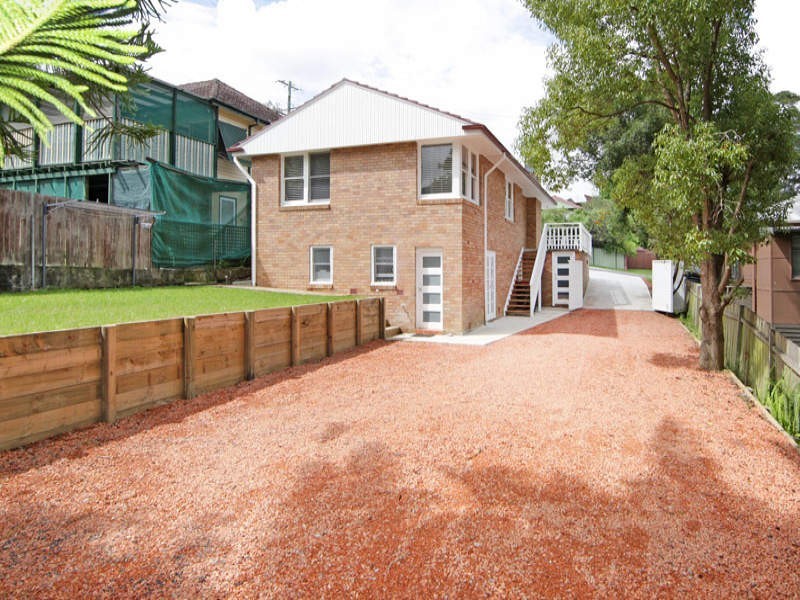 35 Henry Parry Drive, East Gosford NSW 2250