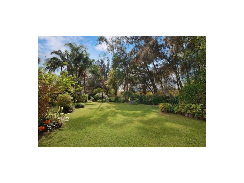 31 Collard Road, Point Clare NSW 2250