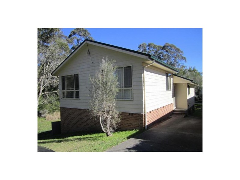 33 River Street, Erina NSW 2250