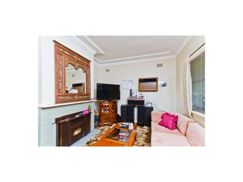 12 Waratah Street, East Gosford NSW 2250