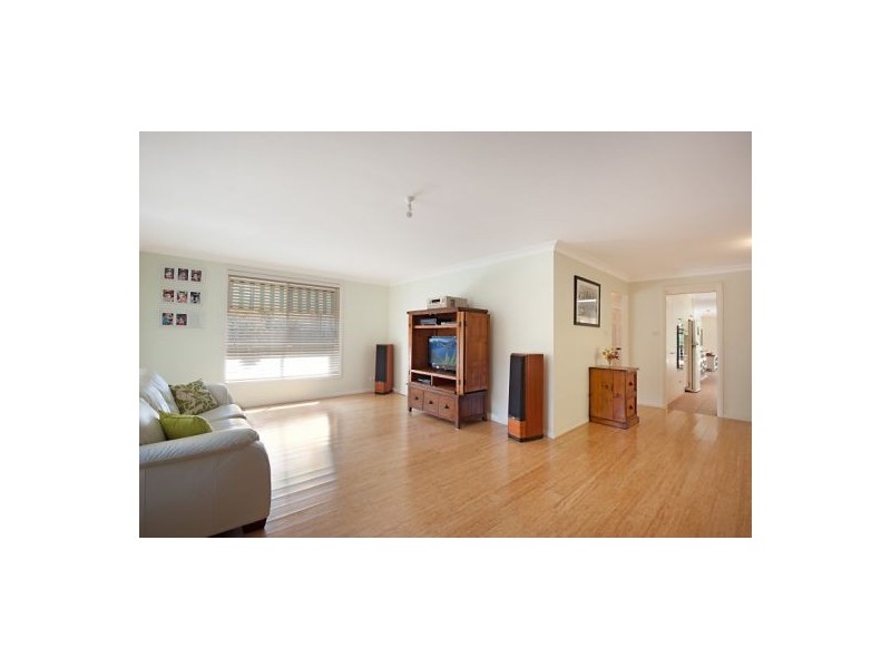 15 Courtney Place, Lisarow NSW 2250