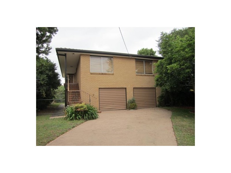 1 Eulalia Ave, Point Frederick NSW 2250