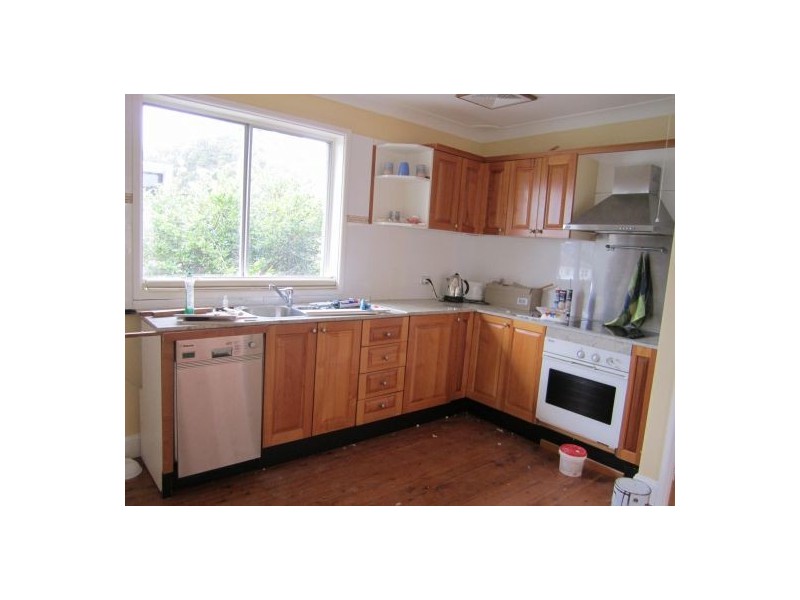 1 Eulalia Ave, Point Frederick NSW 2250