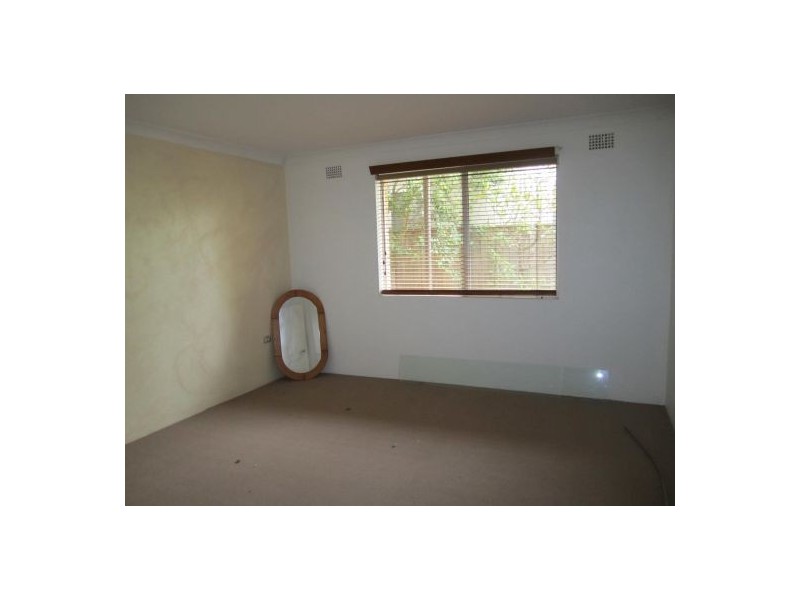 1 Eulalia Ave, Point Frederick NSW 2250