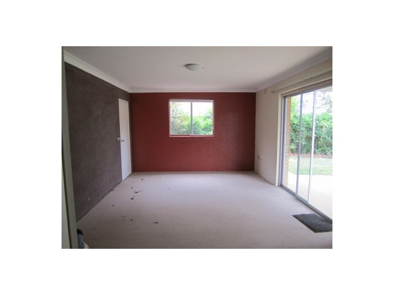 1 Eulalia Ave, Point Frederick NSW 2250