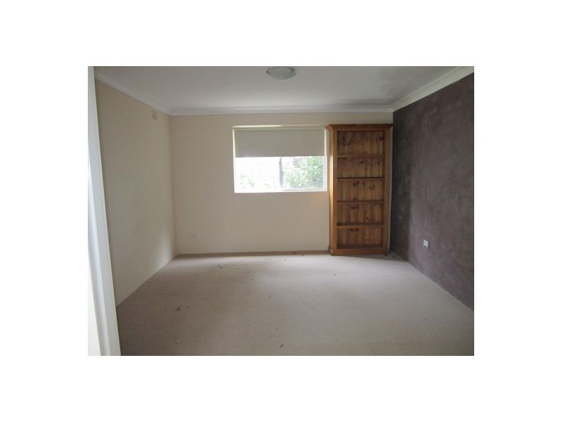 1 Eulalia Ave, Point Frederick NSW 2250