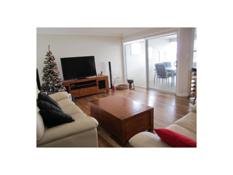 2/47-49 Russell, East Gosford NSW 2250