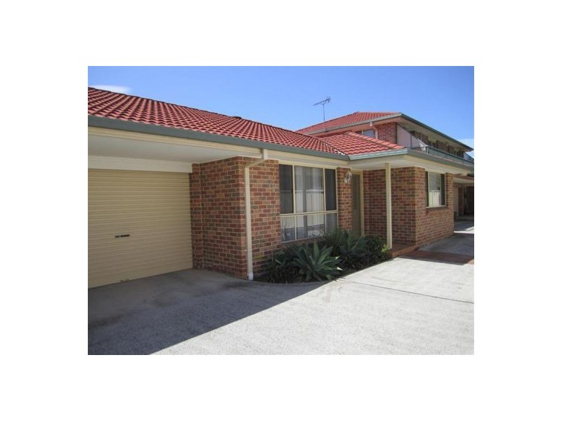 2/21 Melbourne, East Gosford NSW 2250