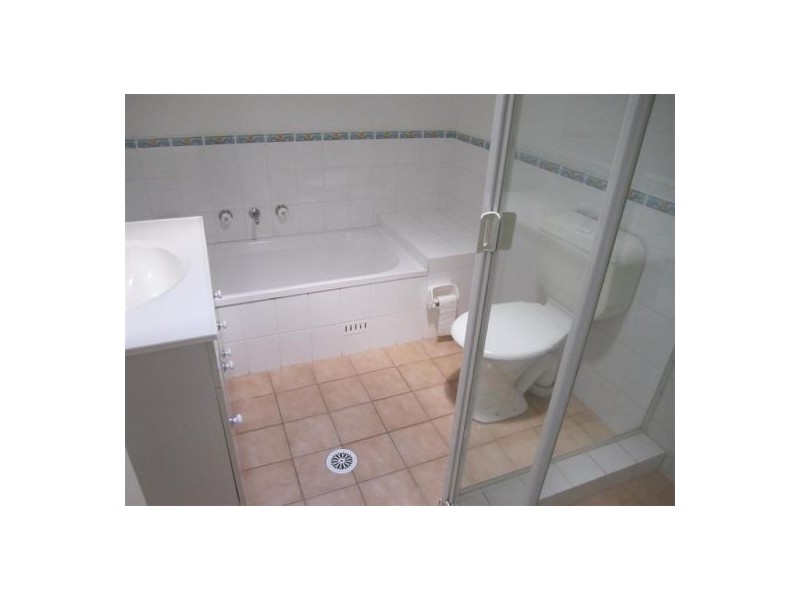 2/21 Melbourne, East Gosford NSW 2250