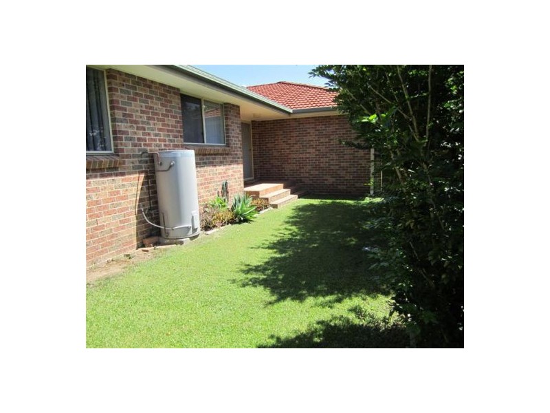 2/21 Melbourne, East Gosford NSW 2250