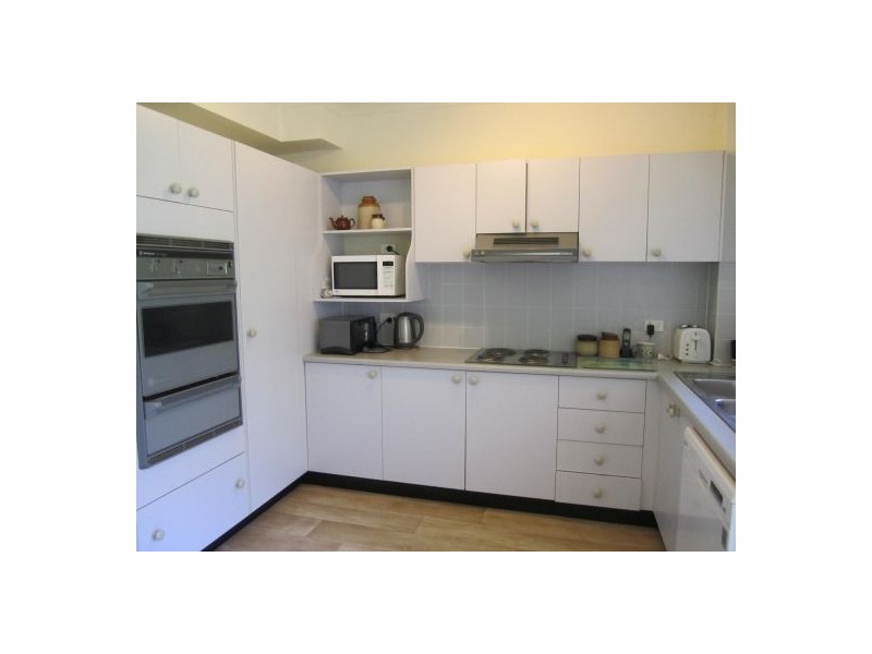 40/12 Kinarra Avenue, Wyoming NSW 2250