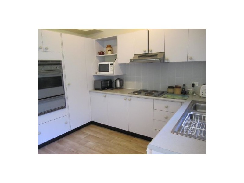 40/12 Kinarra Avenue, Wyoming NSW 2250