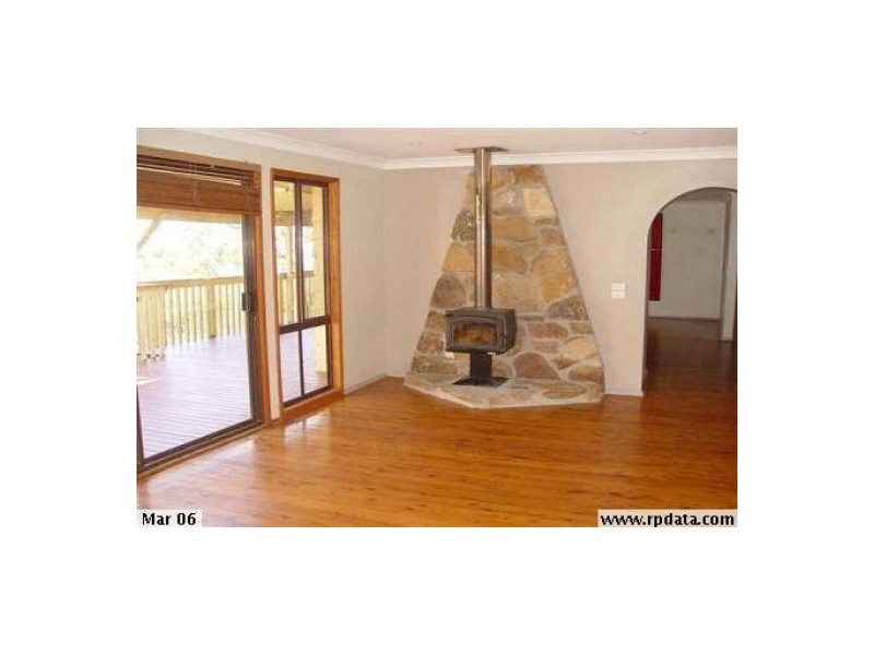 8 Omaru Close, Green Point NSW 2251