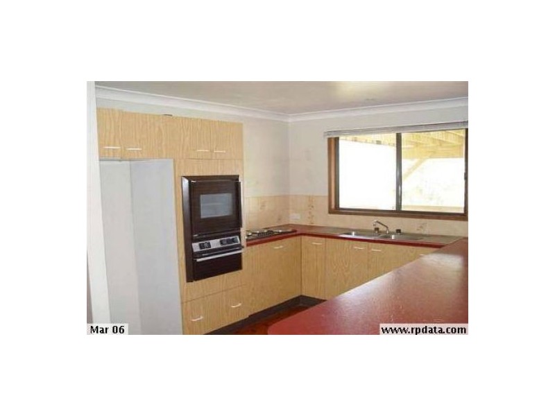 8 Omaru Close, Green Point NSW 2251