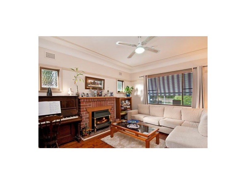 27 Webb Street, East Gosford NSW 2250