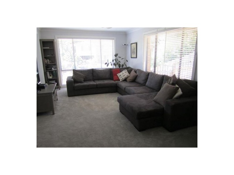 6 Angus Avenue, Wyoming NSW 2250