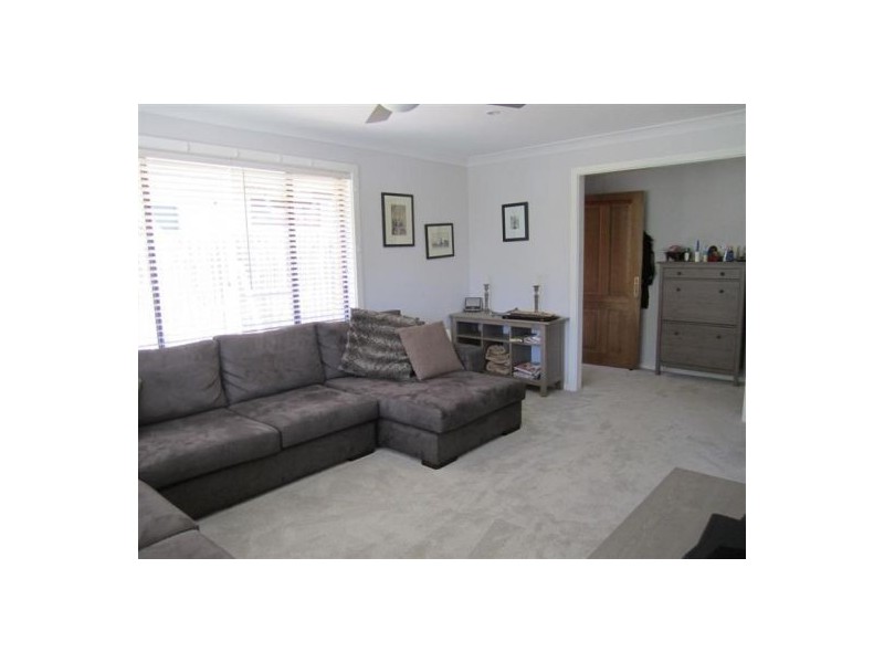 6 Angus Avenue, Wyoming NSW 2250