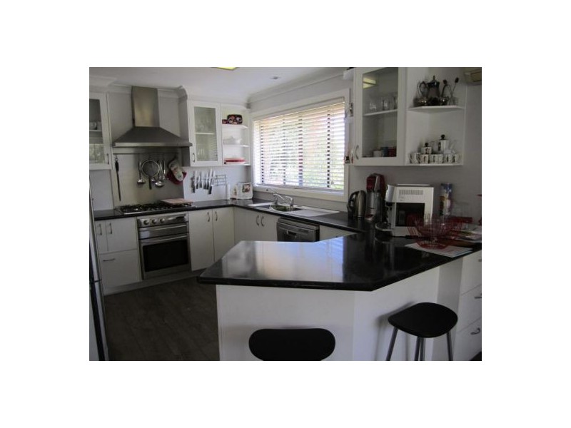 6 Angus Avenue, Wyoming NSW 2250