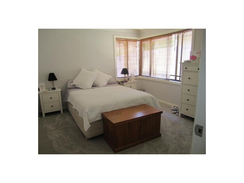 6 Angus Avenue, Wyoming NSW 2250