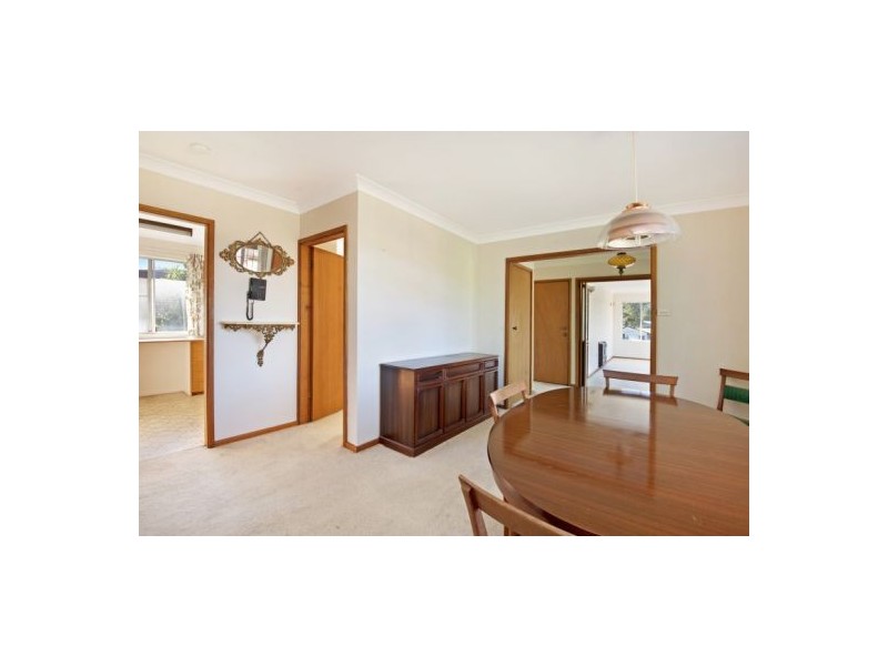 15 Enid Crescent, East Gosford NSW 2250