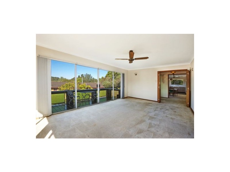 15 Enid Crescent, East Gosford NSW 2250