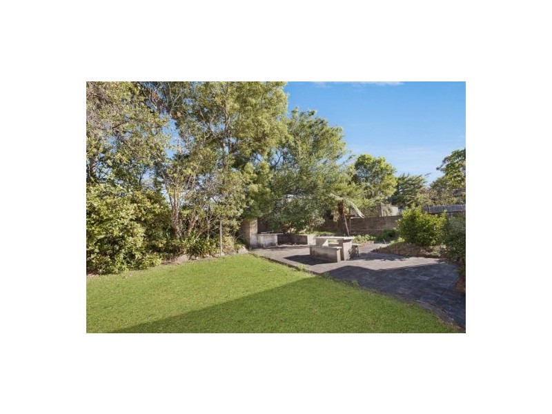 15 Enid Crescent, East Gosford NSW 2250