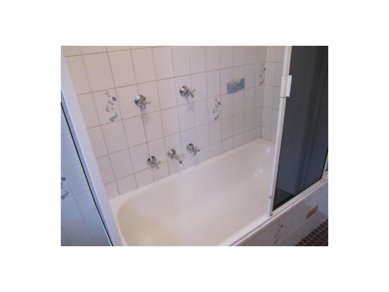 32 Girraween Street, Erina NSW 2250