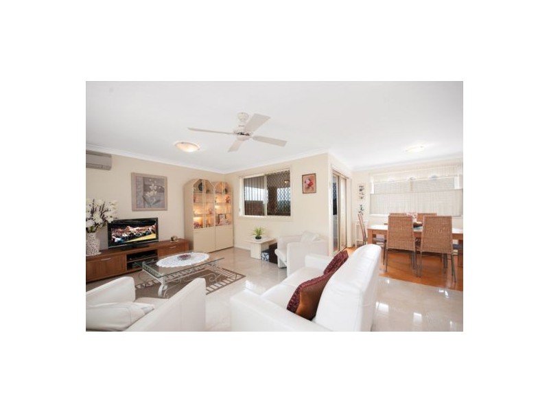 2/53 Russell Street, East Gosford NSW 2250