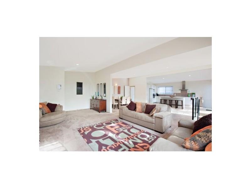 32 Orana Street, Green Point NSW 2251