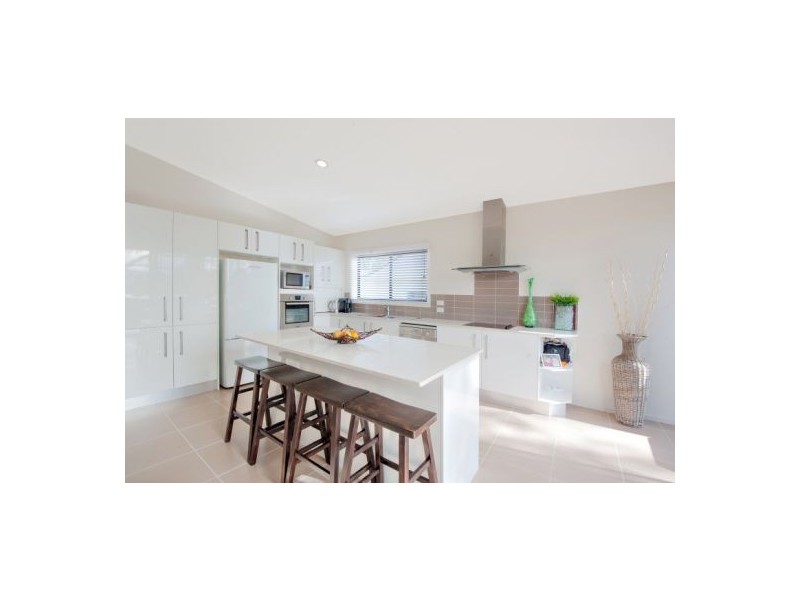 32 Orana Street, Green Point NSW 2251