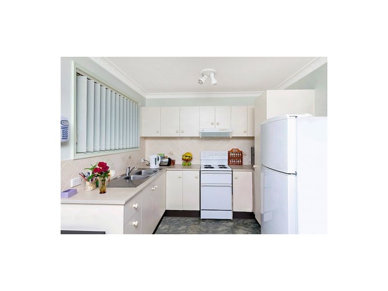 4/293 Henry Parry Drive, Wyoming NSW 2250