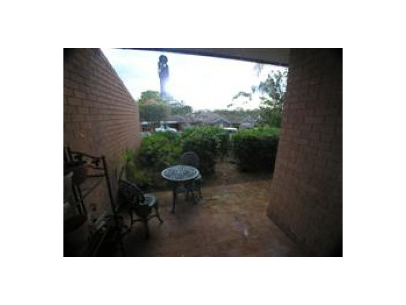 2/39 Melbourne Street, East Gosford NSW 2250