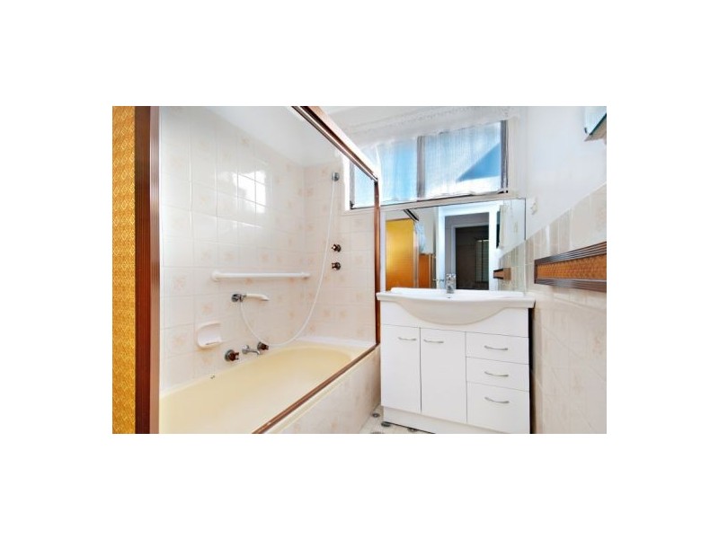 12 Maitland Road, Springfield NSW 2250