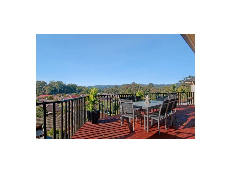 3 Stewart Brougham Close, Lisarow NSW 2250