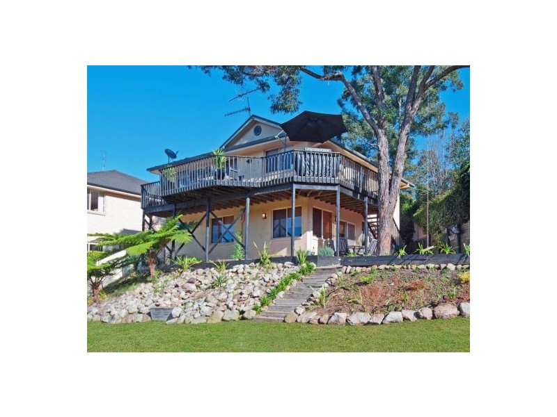 3 Stewart Brougham Close, Lisarow NSW 2250