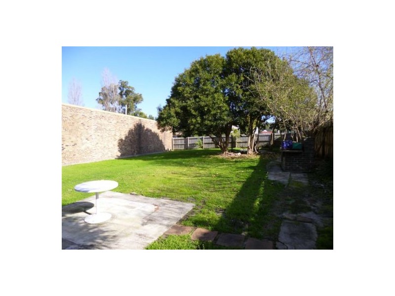 8 Moore Street, West Gosford NSW 2250