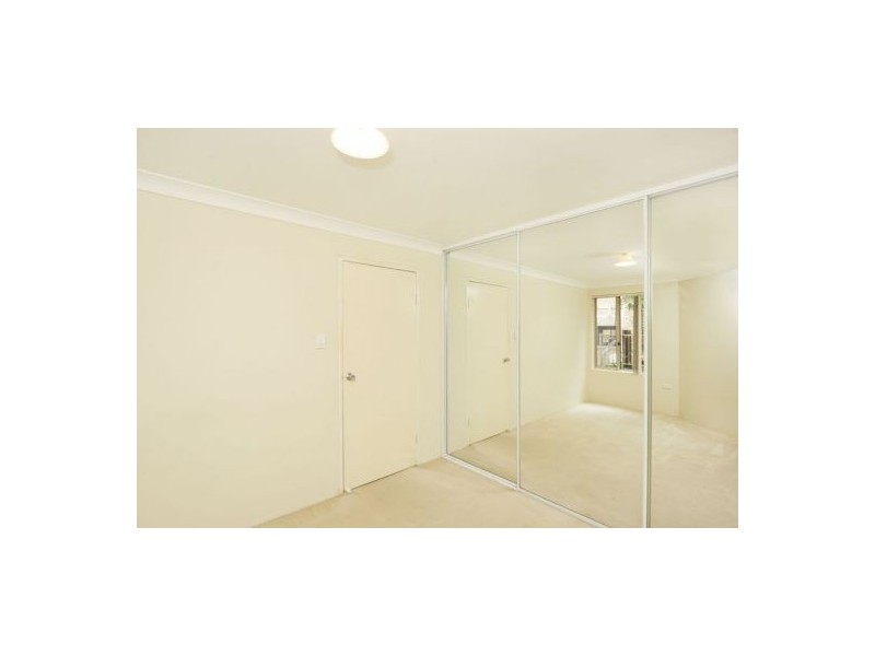 2/31 Central Coast Hwy, West Gosford NSW 2250