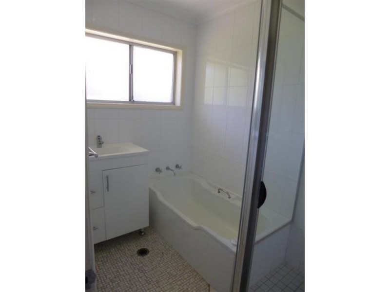 16 Chiltern Road, Erina NSW 2250