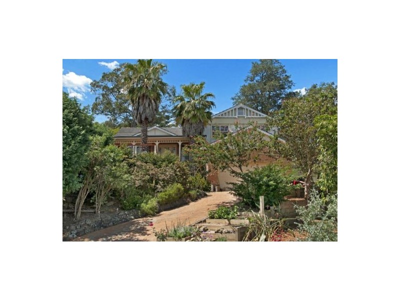 33 Pineridge Close, Lisarow NSW 2250