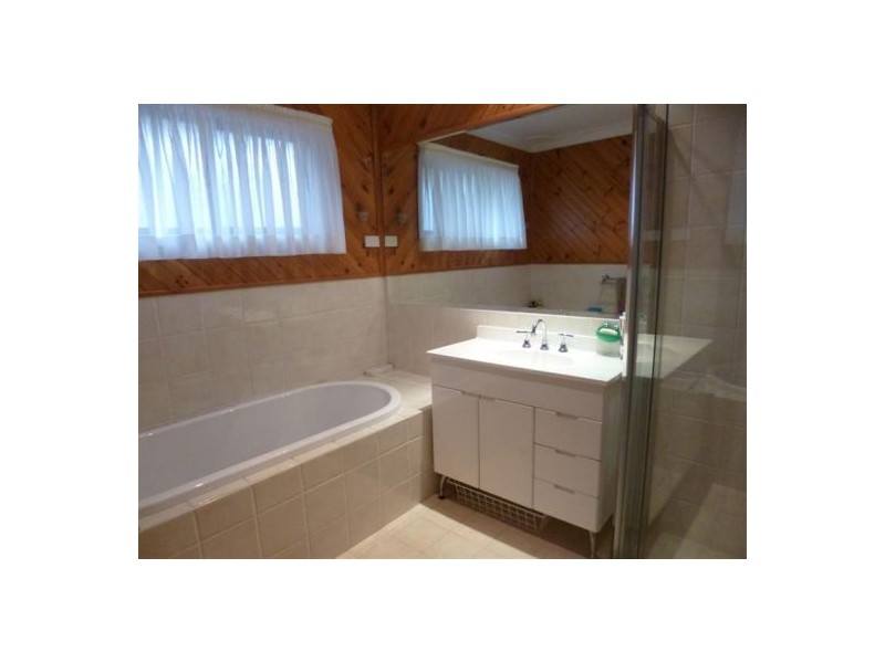 9 Avalon Road, Springfield NSW 2250