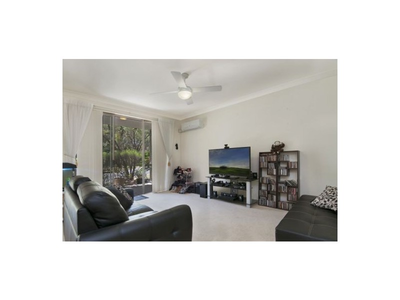 40/12-20 Kinarra Avenue, Wyoming NSW 2250