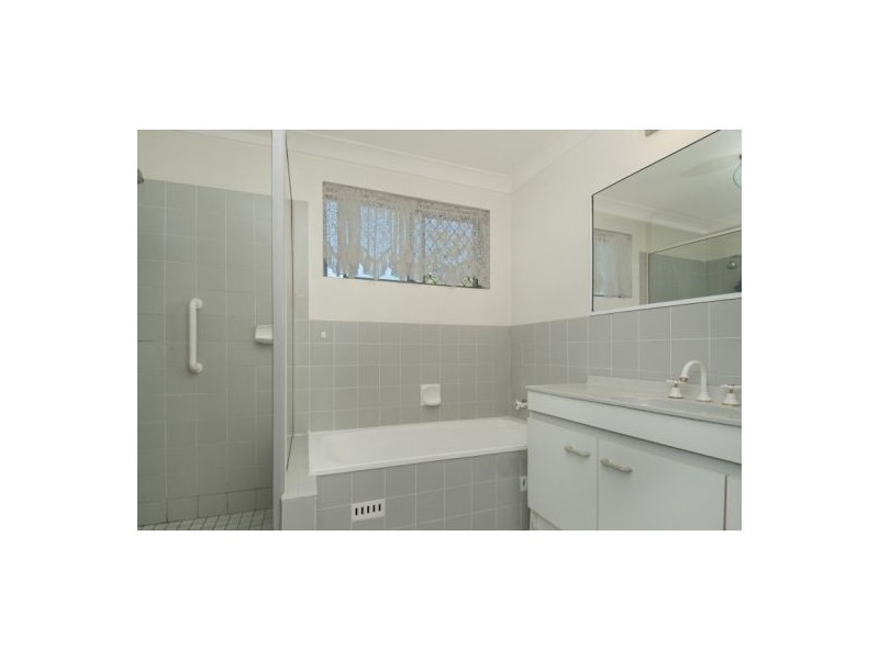 40/12-20 Kinarra Avenue, Wyoming NSW 2250