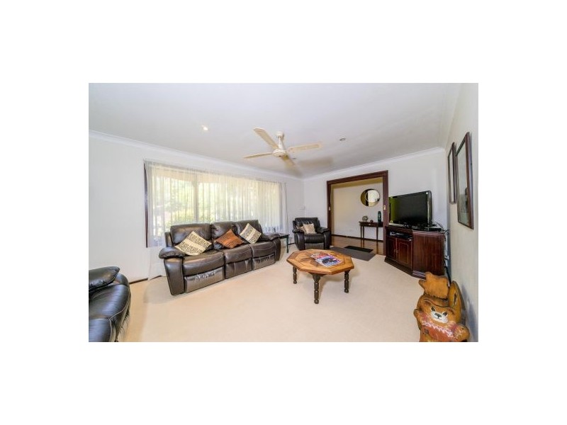 17 Calantha Drive, Wyoming NSW 2250